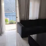 Anasa House