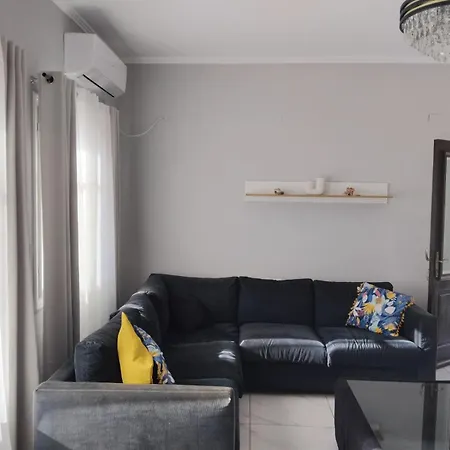 Anasa House
