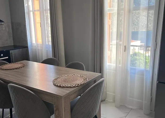 Anasa House سيمي